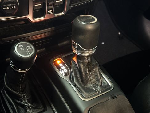 Used 2022 Jeep Wrangler Unlimited Sahara image 21