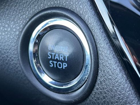 Used 2020 Toyota C-HR XLE image 25