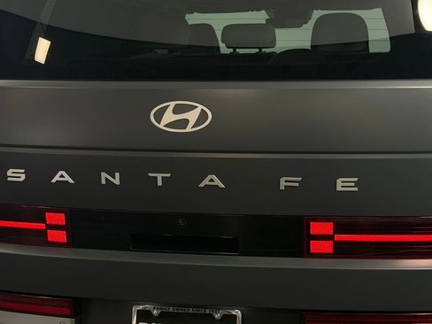 Used 2025 Hyundai Santa Fe Limited FWD image 13