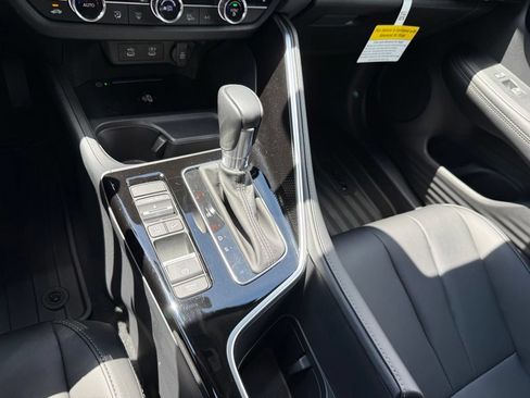 Certified 2025 Acura ADX AWD image 24