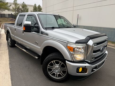 Used 2015 Ford F250 Platinum image 9
