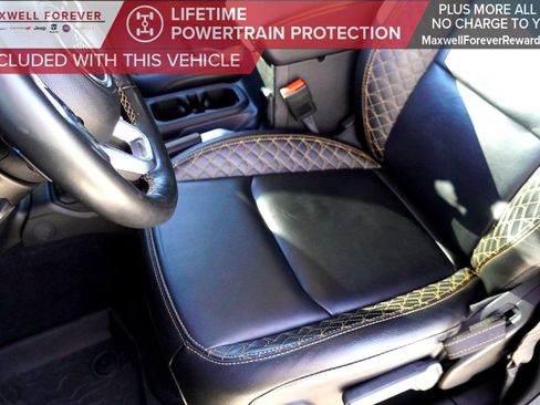 Used 2022 Jeep Gladiator Overland image 15