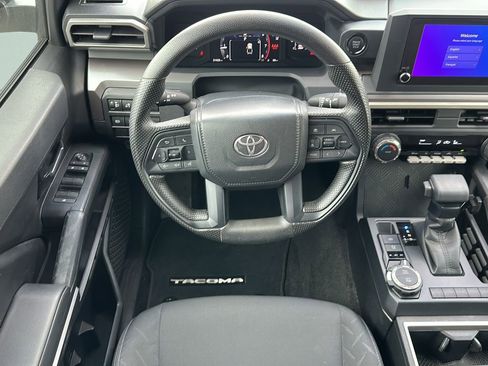 Used 2024 Toyota Tacoma SR5 AWD/4WD image 12