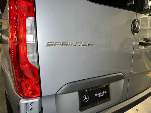 Used 2025 Mercedes-Benz Sprinter 2500 image 15