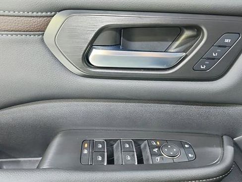Certified 2025 Nissan Armada SL RWD image 19