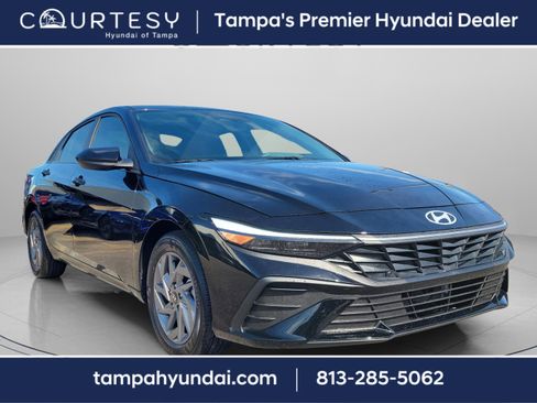 Certified 2025 Hyundai Elantra Blue image 4