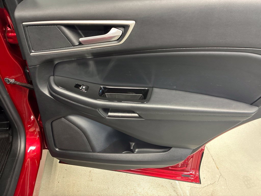 Used 2020 Ford Edge SEL w/ Convenience Package FWD image 10