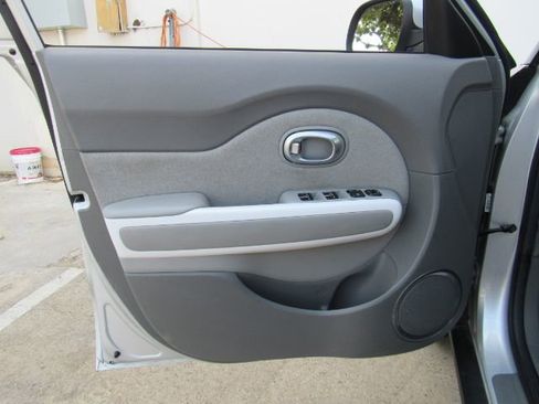 Used 2017 Kia Soul EV-e image 11