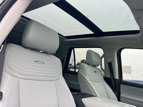 New 2025 Ford Expedition Max Platinum w/ Platinum Ultimate Package AWD/4WD image 17
