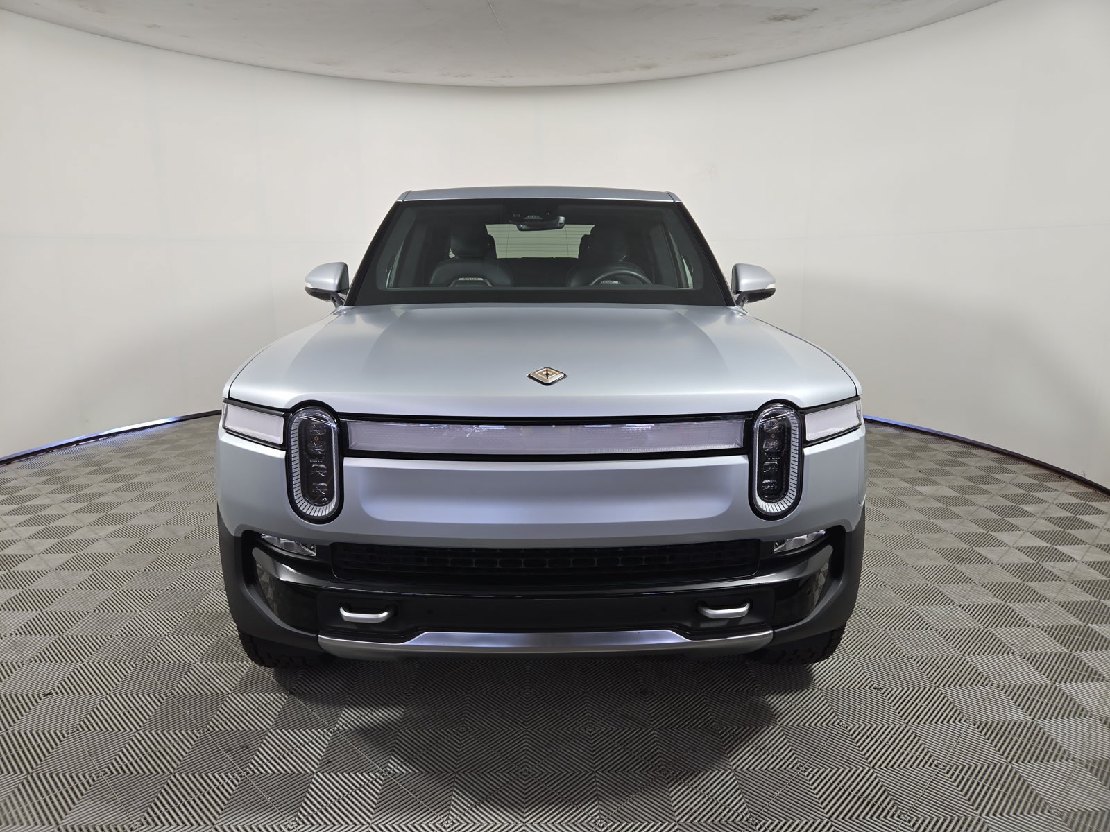 Used 2024 Rivian R1T Adventure Dual AWD/4WD image 8