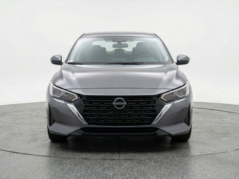 Used 2025 Nissan Sentra S FWD image 2