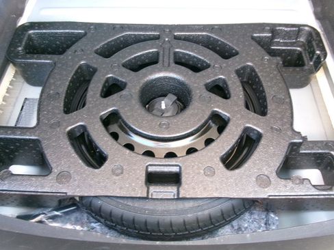 Used 2017 Buick LaCrosse Essence w/ Sights and Sounds Package image 29