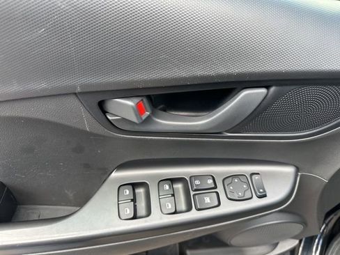 Used 2019 Hyundai Kona SE FWD image 14