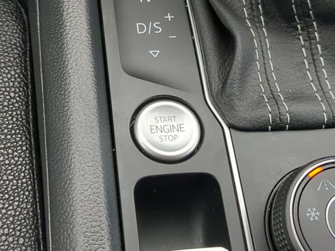 Used 2023 Volkswagen Atlas SE w/ Black Wheel Package image 21