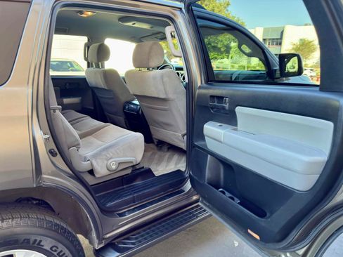 Used 2008 Toyota Sequoia SR5 RWD image 38