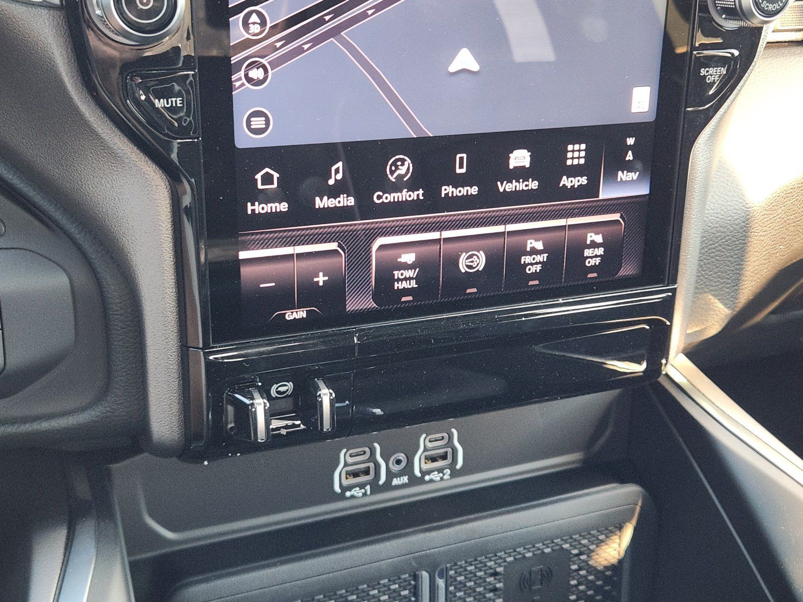 New 2026 RAM 3500 Laramie AWD/4WD image 19