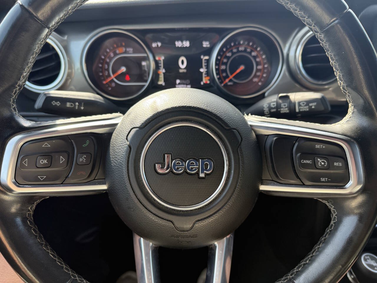 Used 2019 Jeep Wrangler Unlimited Sahara w/ Safety Group AWD/4WD image 12