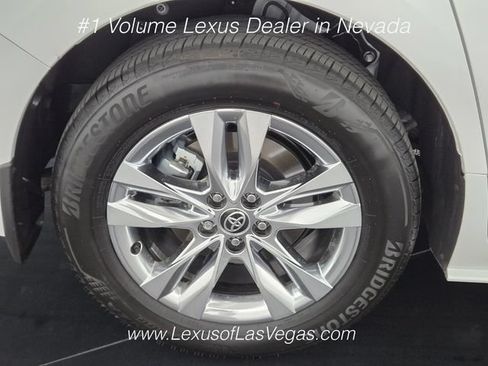 Used 2026 Toyota Sienna XLE FWD image 10