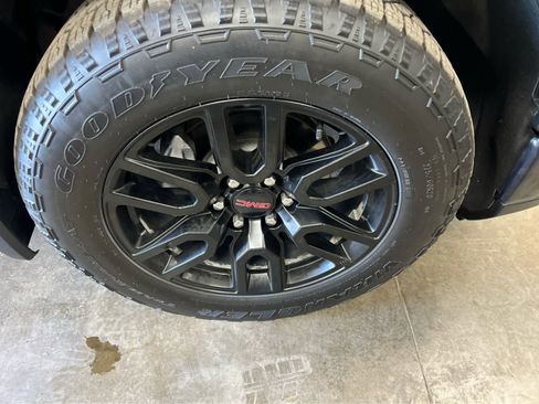 Used 2023 GMC Sierra 1500 Elevation image 12