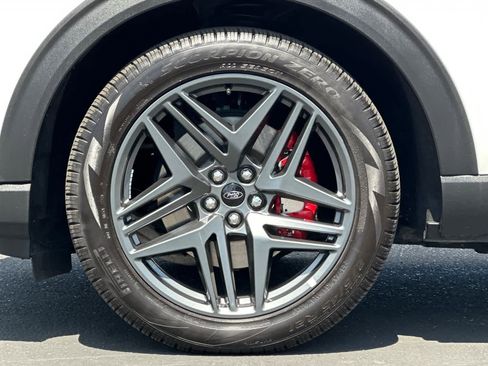 Certified 2025 Ford Explorer ST AWD/4WD image 28