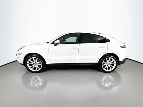 Certified 2022 Porsche Cayenne Coupe image 2