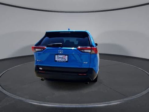 Used 2021 Toyota RAV4 XLE FWD image 7