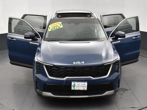 Used 2024 Kia Sorento S w/ Panoramic Sunroof Package FWD image 10