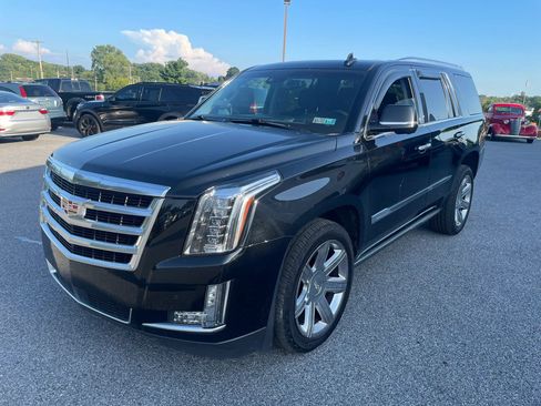 Used 2016 Cadillac Escalade Premium AWD/4WD image 3