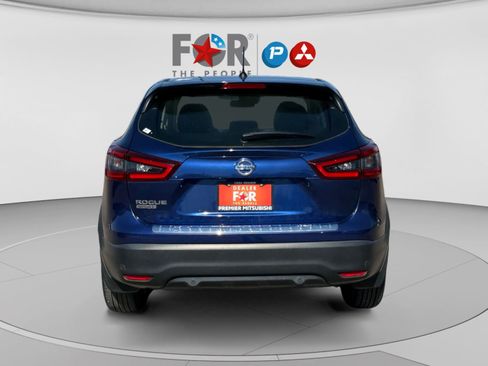 Used 2020 Nissan Rogue Sport S w/ Appearance Package FWD image 4