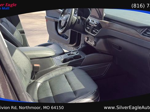 Used 2020 Ford Escape Titanium AWD/4WD image 13