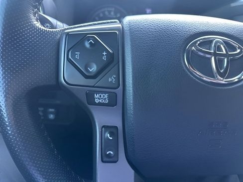 Used 2017 Toyota Tacoma TRD Off-Road w/ Premium & Technology Package image 17