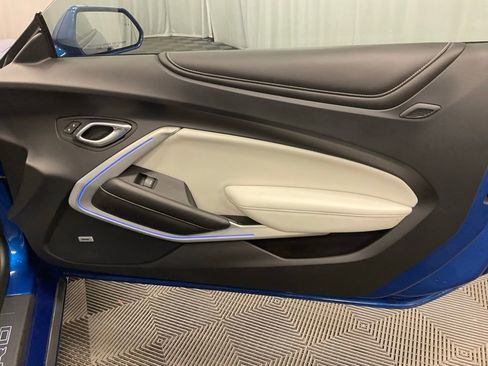 Used 2016 Chevrolet Camaro SS RWD image 32