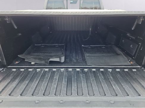 Used 2022 Toyota Tacoma SR5 AWD/4WD image 30