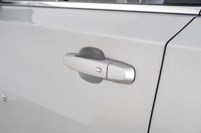 Used 2022 Chevrolet Traverse LS w/ LPO, Floor Liner Package AWD/4WD image 43