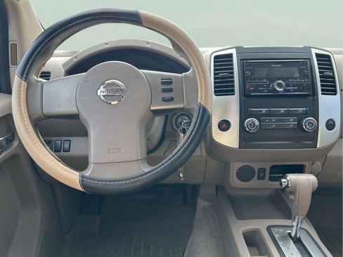 Used 2010 Nissan Frontier SE RWD image 23