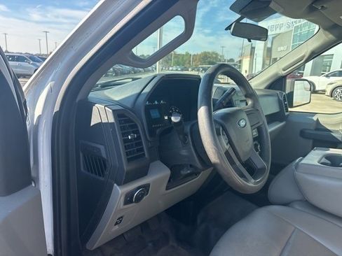 Used 2019 Ford F150 XL w/ Trailer Tow Package image 9