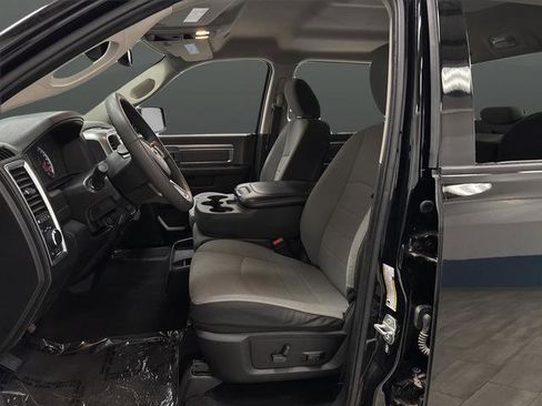 Used 2022 RAM 1500 Classic SLT image 4