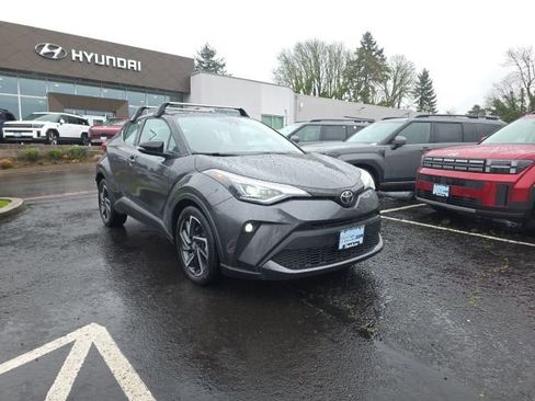 Used 2022 Toyota C-HR Limited FWD image 2