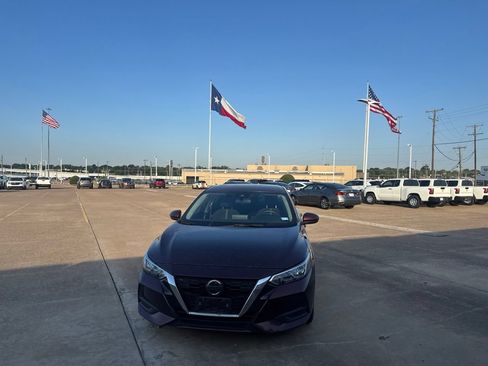 Certified 2023 Nissan Sentra SV FWD image 4