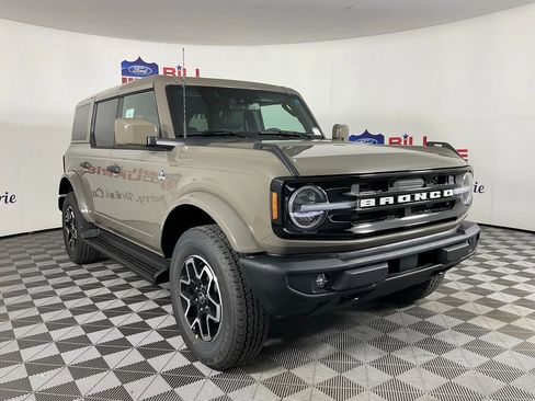 New 2026 Ford Bronco Outer Banks AWD/4WD image 1