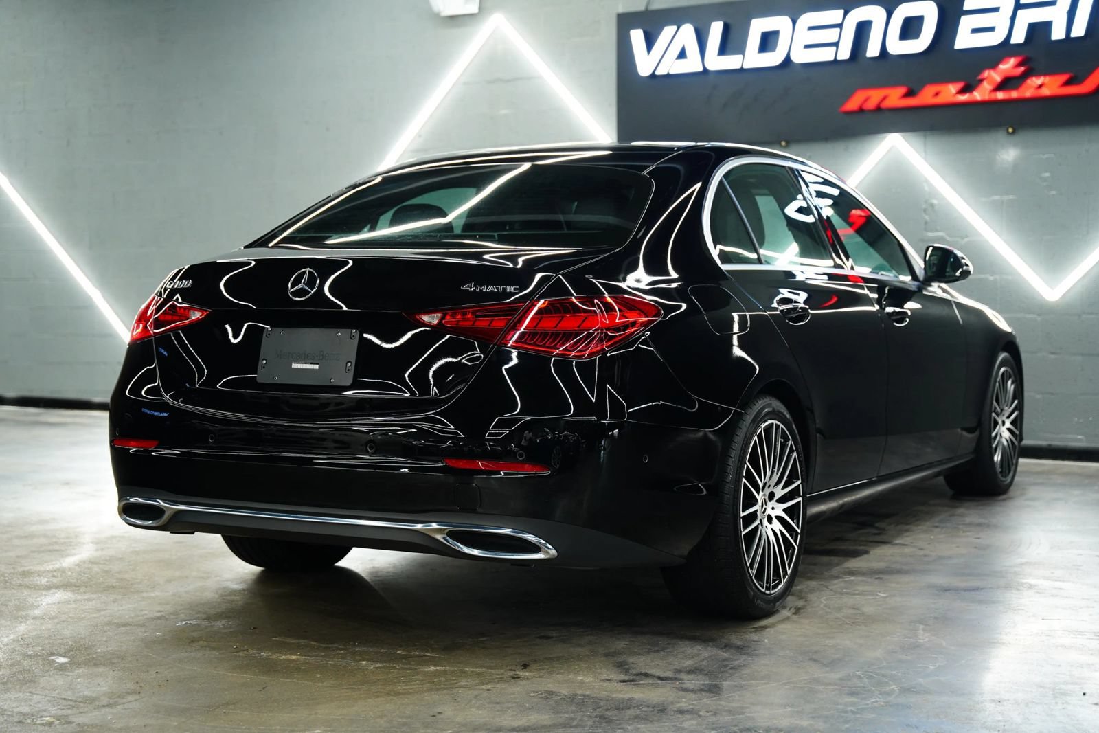 Used 2024 Mercedes-Benz C 300 4MATIC Sedan image 25