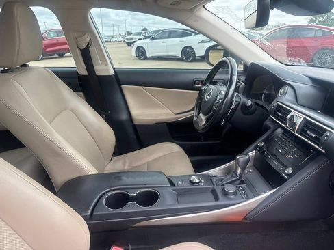 Used 2017 Lexus IS 200t w/ Premium Package RWD image 29