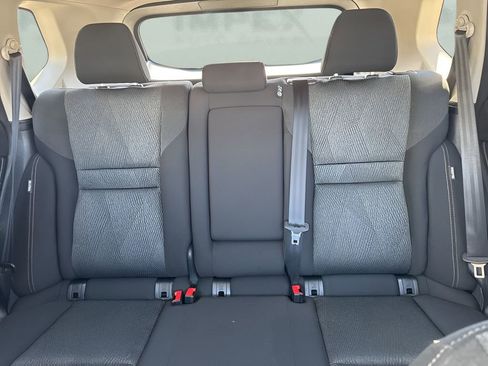 Used 2024 Nissan Rogue SV image 11