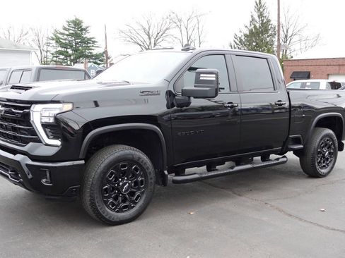 Used 2024 Chevrolet Silverado 2500 LT w/ Midnight Edition image 1
