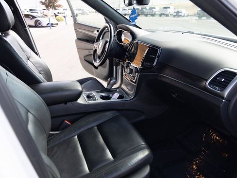 Used 2019 Jeep Grand Cherokee Limited AWD/4WD image 20
