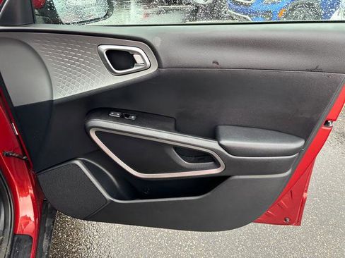 Certified 2022 Kia Soul LX image 18