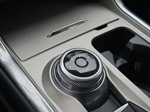 Used 2022 Ford Explorer XLT w/ Equipment Group 202A image 20