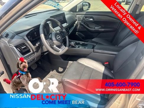 Used 2024 Nissan Rogue SL w/ SL Premium Package FWD image 13