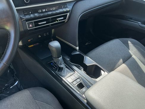 Used 2025 Toyota Camry LE w/ Convenience Package AWD/4WD image 12