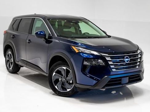 Used 2025 Nissan Rogue SV AWD/4WD image 7